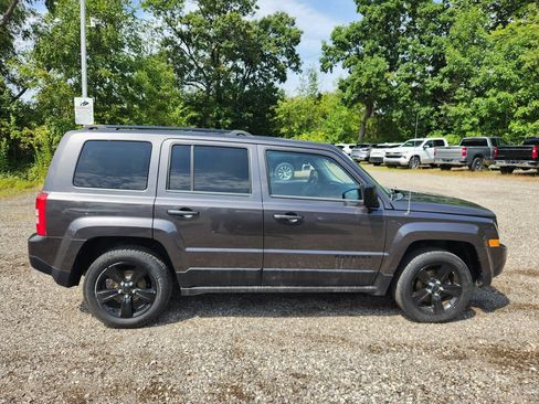 Used 2015 Jeep Patriot Sport w/ Power Value Group FWD image 4
