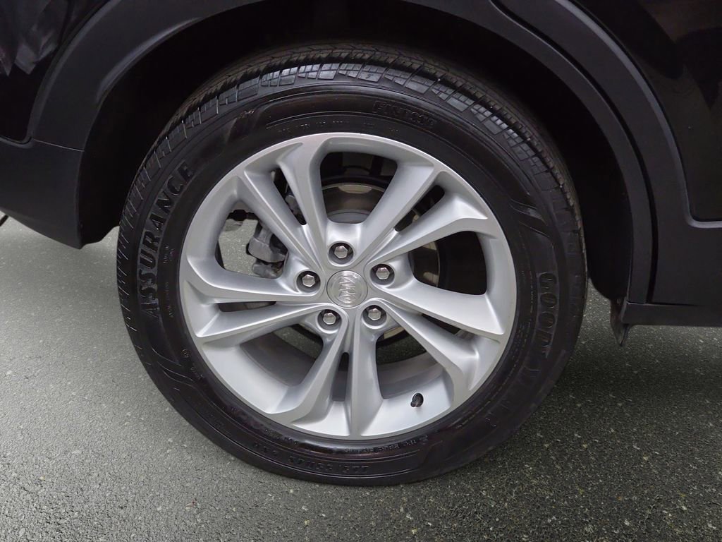 Used 2023 Buick Encore GX Preferred w/ Cold Weather Comfort Package AWD/4WD image 32