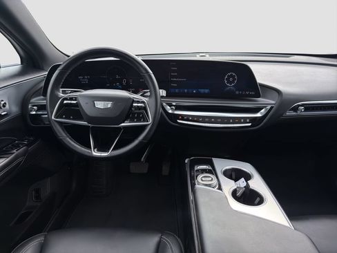 Used 2024 Cadillac Lyriq Tech AWD/4WD image 14