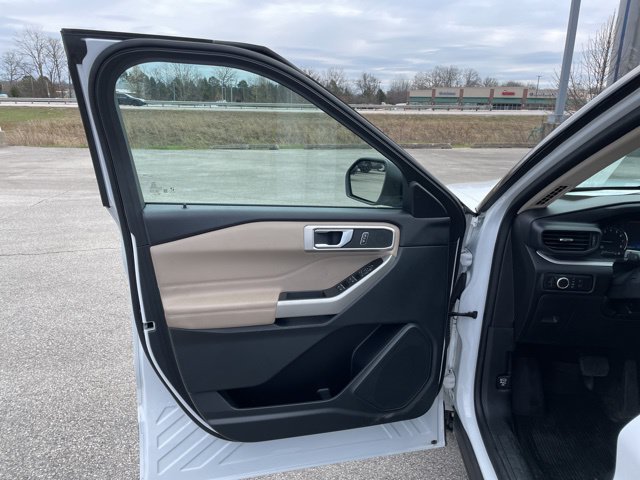 Used 2023 Ford Explorer XLT AWD/4WD image 19