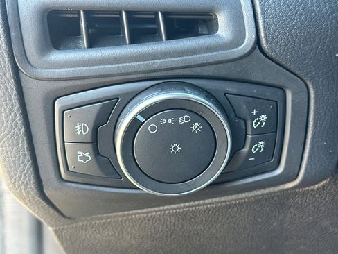 Used 2017 Ford Focus SEL w/ Cold Weather Package image 32