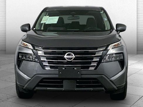 Used 2025 Nissan Rogue SV AWD/4WD image 2