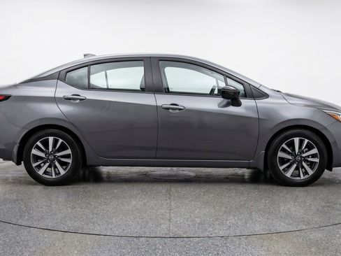 Used 2025 Nissan Versa SV FWD image 11