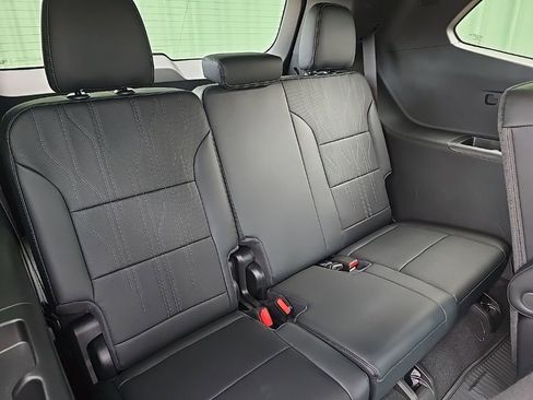 New 2026 Buick Enclave Avenir FWD image 13