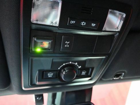 Certified 2020 Toyota Tacoma TRD Off-Road image 29