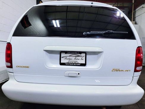 Used 1996 Dodge Grand Caravan LE FWD image 3
