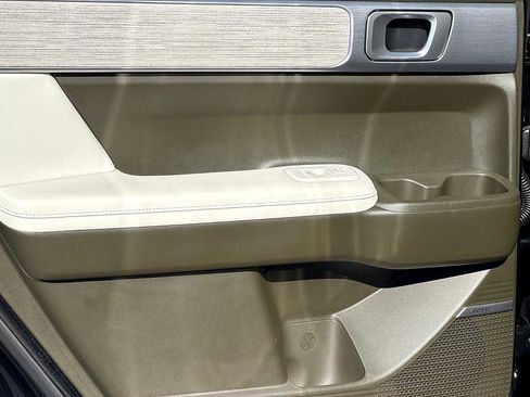 Used 2025 Hyundai Santa Fe Calligraphy image 9