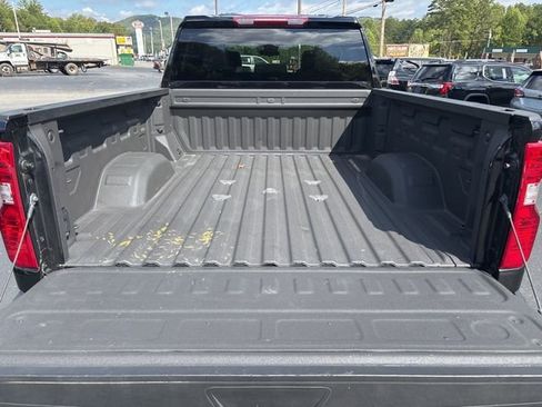 Used 2024 Chevrolet Silverado 2500 Custom image 6