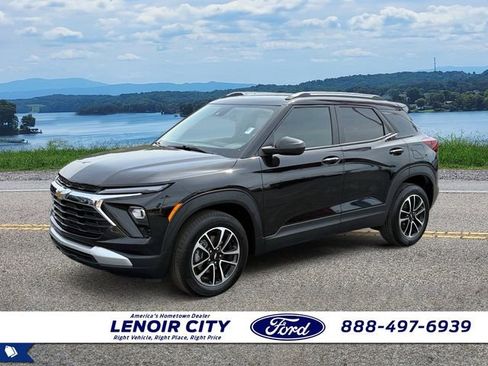Used 2025 Chevrolet TrailBlazer LT w/ Convenience Package FWD image 7