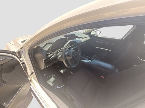 Used 2020 MAZDA MAZDA3 Sedan FWD image 9