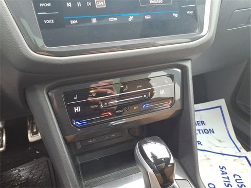 Used 2024 Volkswagen Tiguan SE R-Line image 19