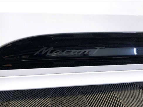 Certified 2023 Porsche Macan Turbo image 19