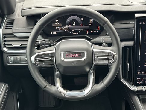 Used 2025 GMC Acadia Elevation image 25