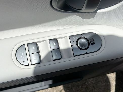 New 2026 Hyundai Ioniq 5 SEL RWD image 18