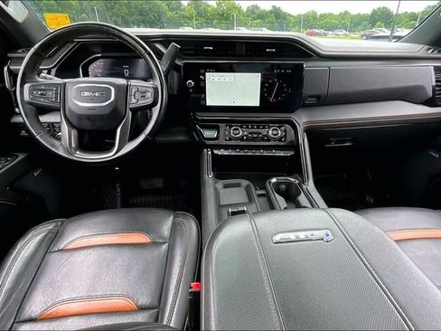 Used 2024 GMC Sierra 2500 AT4 w/ AT4 Premium Plus Package AWD/4WD image 8
