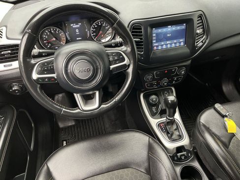 Used 2020 Jeep Compass Latitude w/ Cold Weather Group AWD/4WD image 11