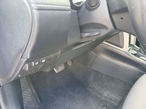 Used 2022 Toyota Corolla Cross LE image 15