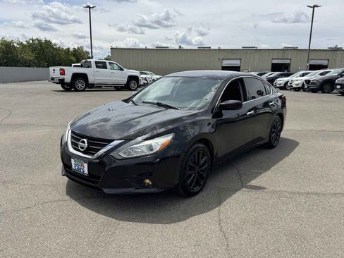 Used 2017 Nissan Altima 2.5 SV FWD image 5