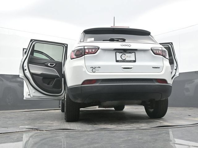Used 2024 Jeep Compass Latitude AWD/4WD image 68