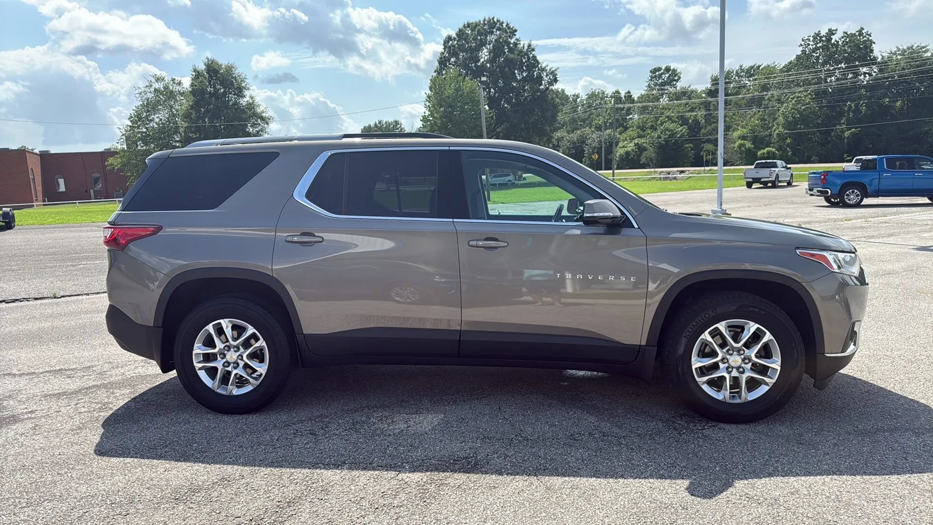 Used 2018 Chevrolet Traverse LT FWD image 6