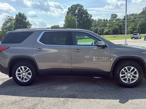 Used 2018 Chevrolet Traverse LT FWD image 6