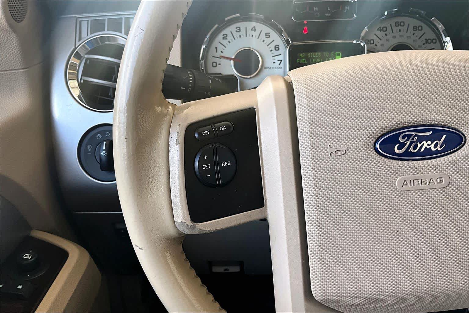 Used 2014 Ford Expedition XLT w/ Equipment Group 202A RWD image 24