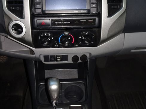 Used 2015 Toyota Tacoma 4x4 Double Cab image 16