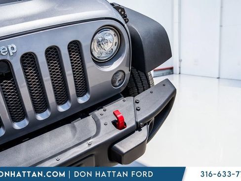 Used 2018 Jeep Wrangler Unlimited Rubicon AWD/4WD image 28