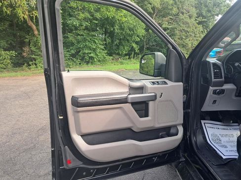 Used 2017 Ford F150 XLT w/ Equipment Group 302A Luxury AWD/4WD image 10