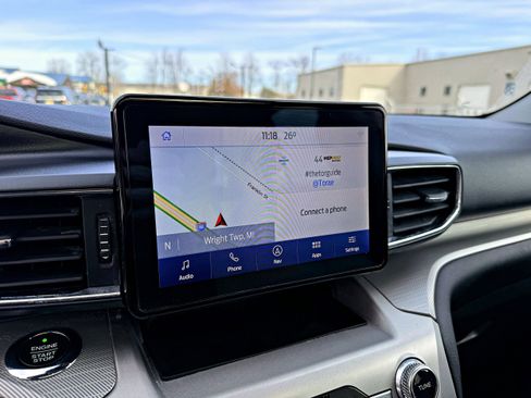 Used 2021 Ford Explorer XLT w/ Equipment Group 202A image 16