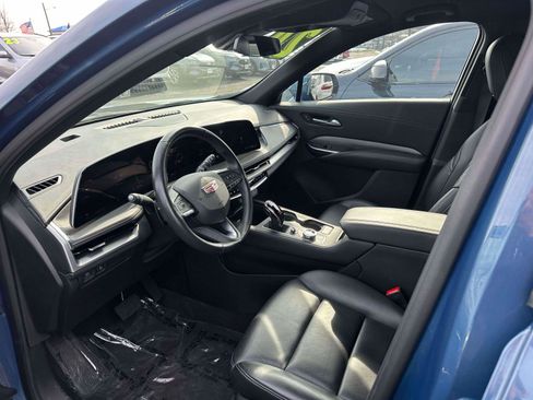 Used 2024 Cadillac XT4 Premium Luxury image 14