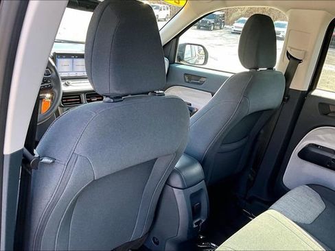 Used 2022 Ford Maverick XLT image 37