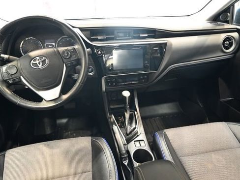 Used 2017 Toyota Corolla SE w/ SE Premium Package FWD image 12