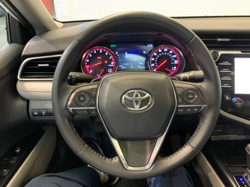 Used 2020 Toyota Camry XSE image 19