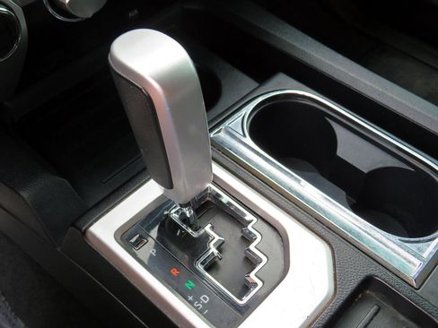 Used 2018 Toyota Tundra SR5 w/ SR5 Upgrade Package image 28