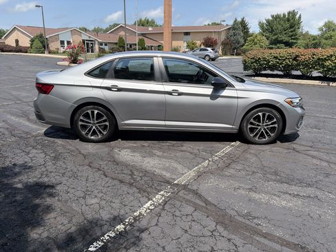 Used 2023 Volkswagen Jetta Sport FWD image 4