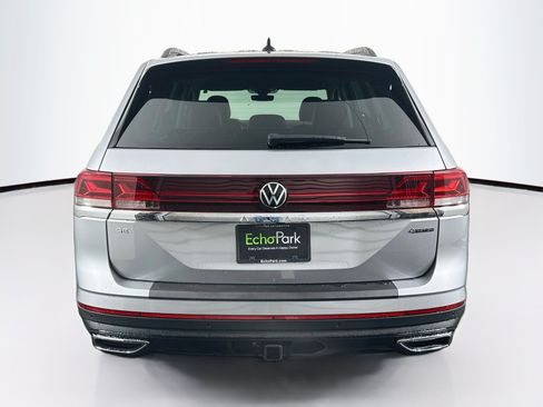 Used 2025 Volkswagen Atlas SE AWD/4WD image 7