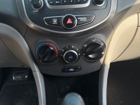 Used 2016 Hyundai Accent SE FWD image 12