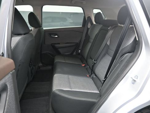 Used 2023 Nissan Rogue SV FWD image 16