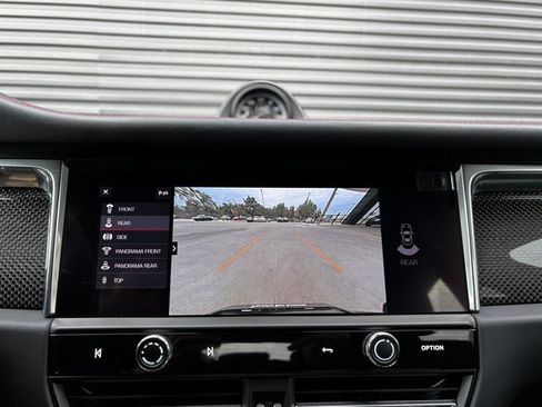 Certified 2025 Porsche Macan GTS image 21
