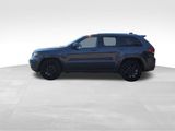 Used 2020 Jeep Grand Cherokee Altitude image 2