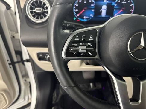 Used 2022 Mercedes-Benz GLB 250 4MATIC image 12