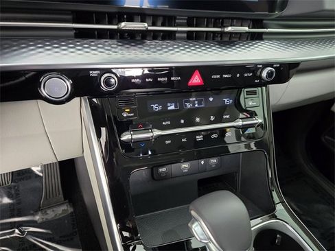 Used 2024 Kia Carnival SX Prestige image 25