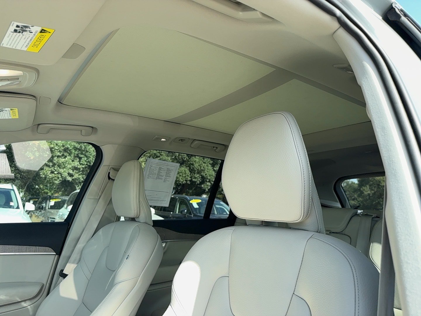 Certified 2024 Volvo XC90 T8 Plus w/ Protection Package Premier AWD/4WD image 11