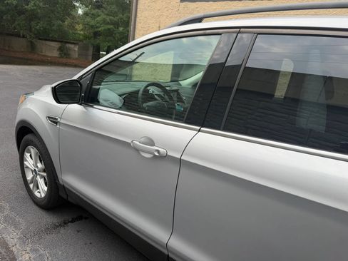 Used 2017 Ford Escape SE w/ Equipment Group 201A AWD/4WD image 33