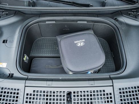 New 2026 Hyundai Ioniq 9 SEL image 18