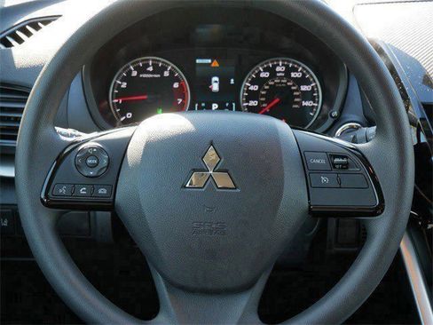 New 2026 Mitsubishi Eclipse Cross LE image 8