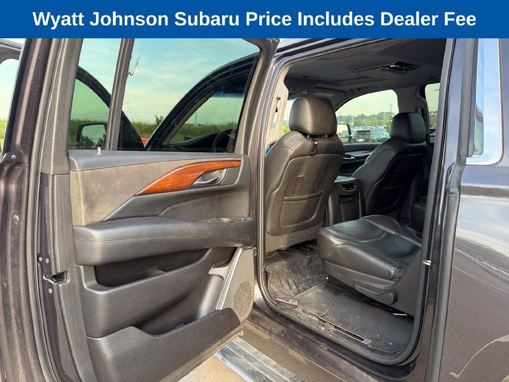 Used 2017 Cadillac Escalade ESV Premium Luxury AWD/4WD image 35