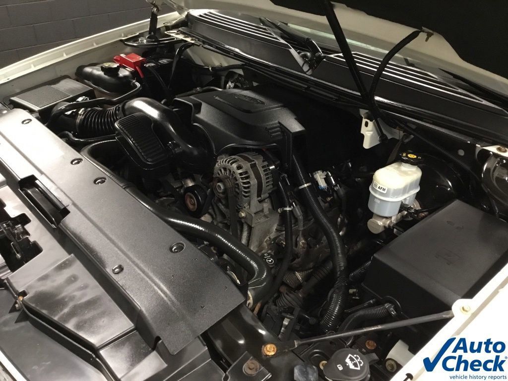 Used 2011 Chevrolet Avalanche LTZ AWD/4WD image 55