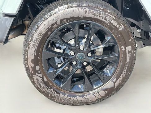 Used 2024 Jeep Wrangler Unlimited Sahara w/ Technology Group AWD/4WD image 10